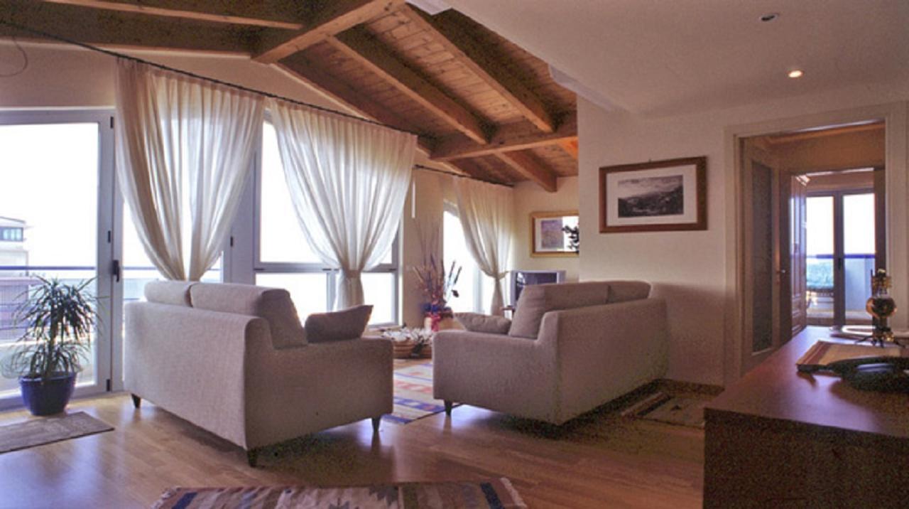 Residence Darsena 卡托利卡 外观 照片